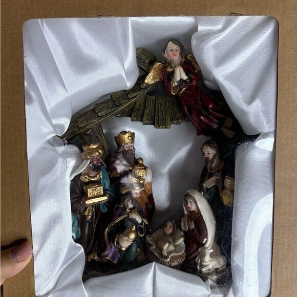Christmas Nativity Figurines Resin Status for Holiday Decoration Displa - Picture 9 of 11